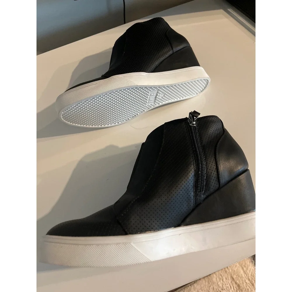 MIA Black Perforated Wedge Sneakers High Top Ankle Booties Side Zip Size‎ 7.5
